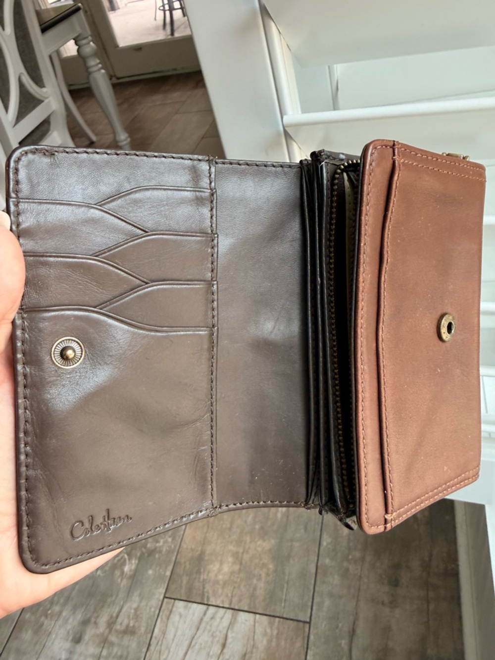 Cole Haan Accordian leather wallet with snap closure equestrian style hardware - Picture 2 of 10
